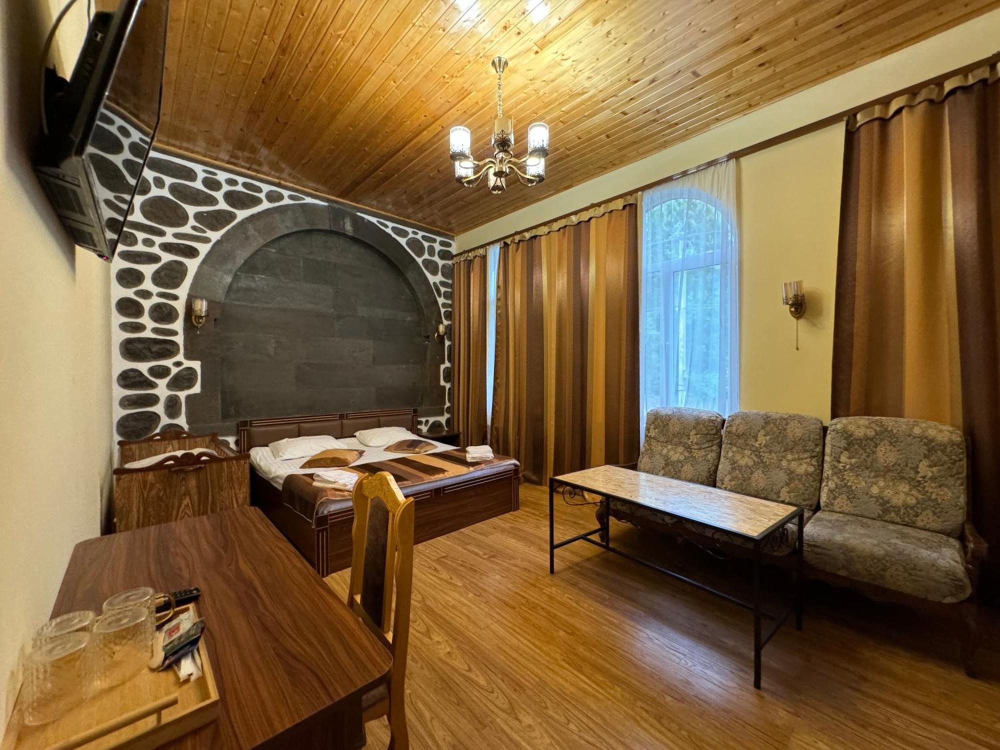 Kirch Hotel & Restaurant Goris Exterior foto